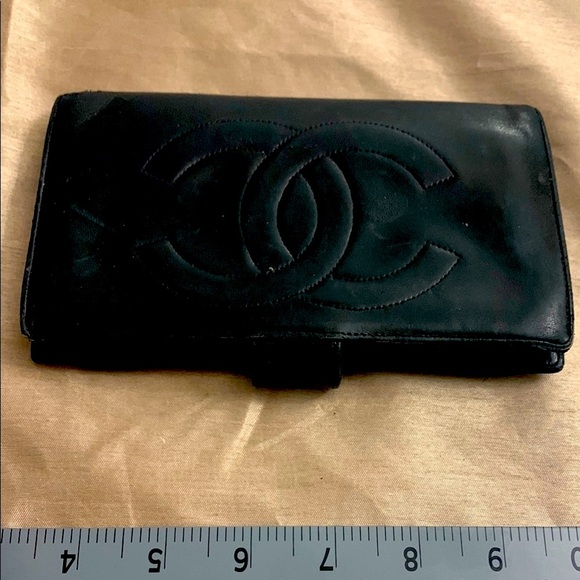 CHANEL Black Leather  GUC Authentic - Picture 2 of 15